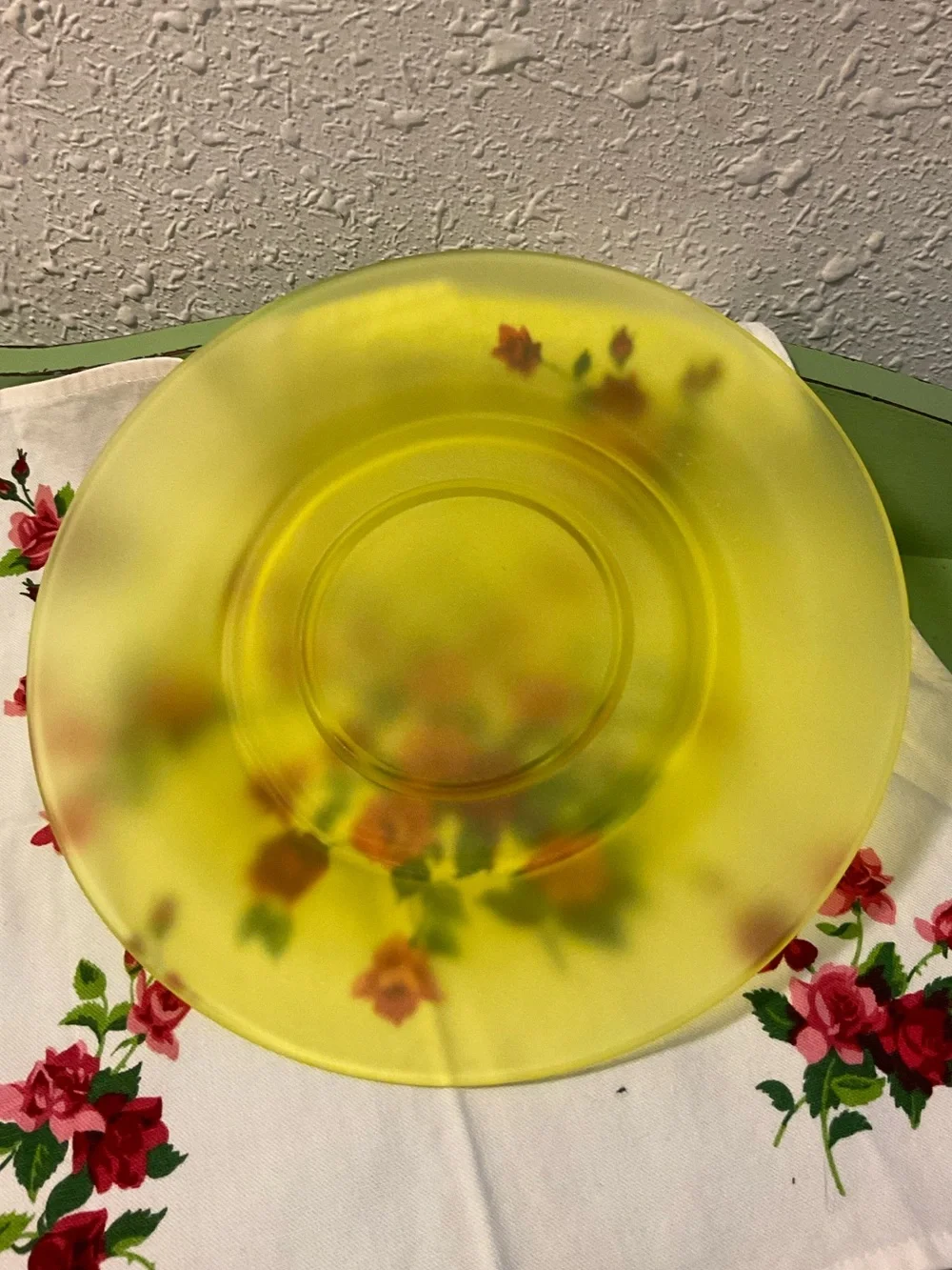 Green Uranium Vaseline frosted Plate